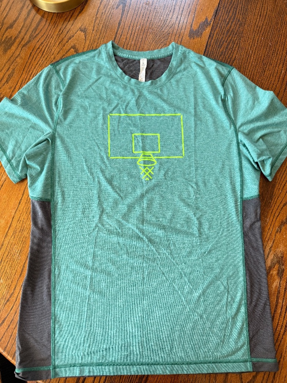 lululemon Men's Large Graphic Tee Shirt Short Sleeve  Green and Gray